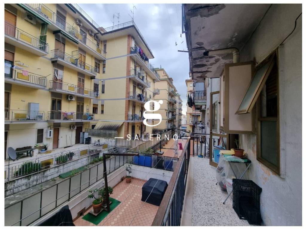 Appartamento a Salerno in Via Caterina Farina, 24 - Foto 2