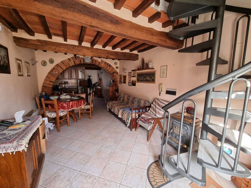 Casa indipendente a Montevarchi in Via delle Caselle - Foto 2