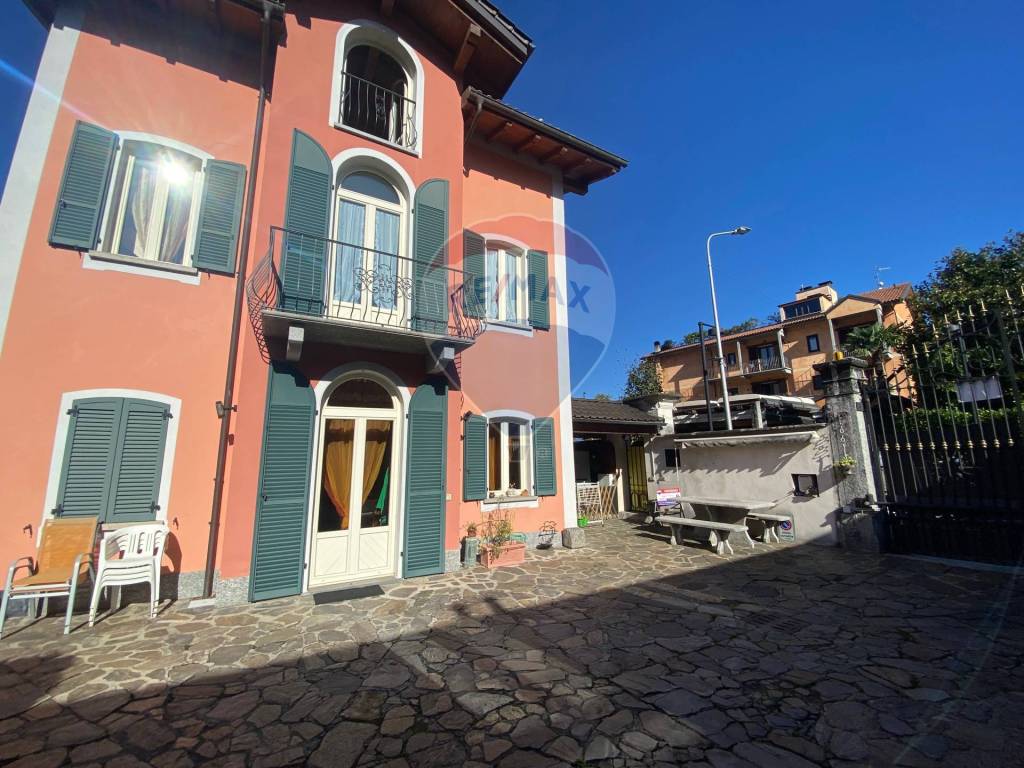 Villa a Cannobio in Viale Vittorio Veneto, 35 - Foto 3