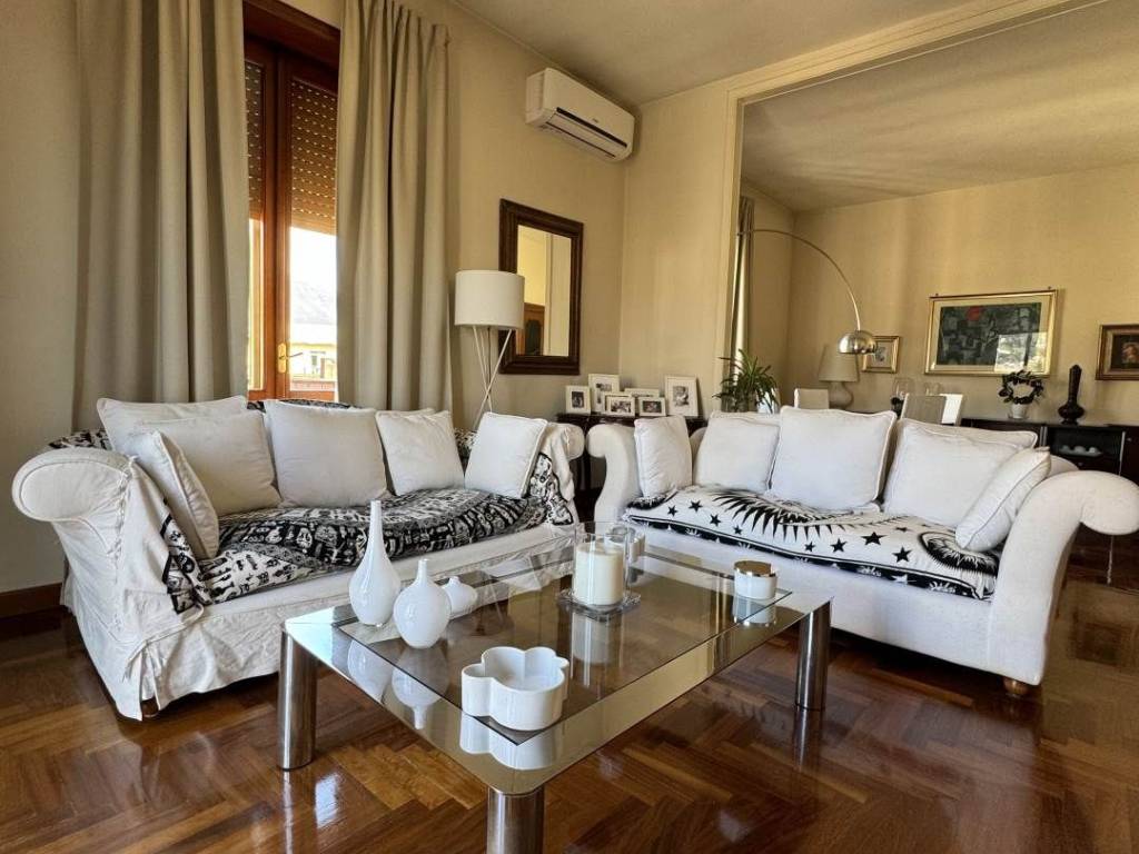 Appartamento a Salerno in Via Michele Conforti, 20 - Foto 3