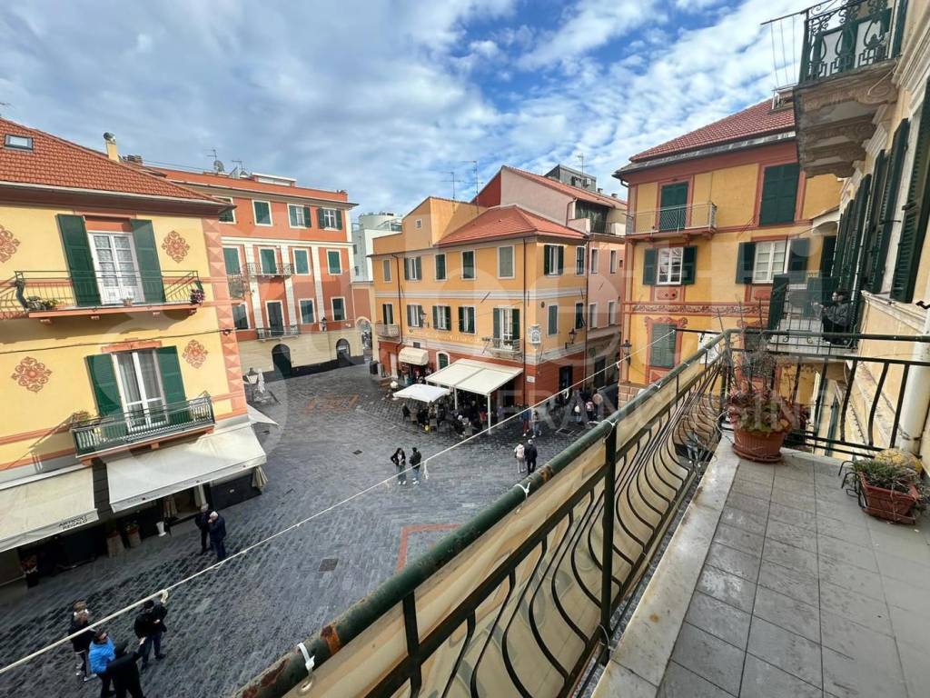 Appartamento a Loano in piazza Rocca - Foto 2
