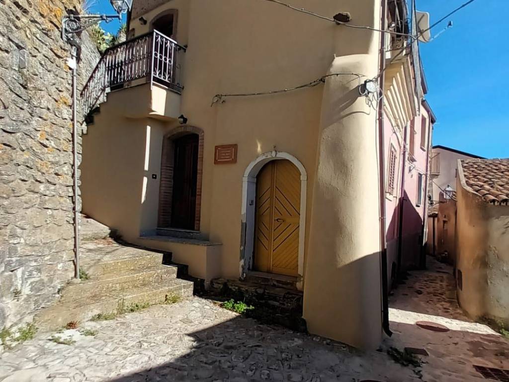 Casa indipendente a Bova in Via Dante Alighieri - Foto 2