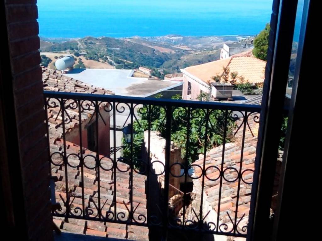 Casa indipendente a Bova in Via Dante Alighieri - Foto 3