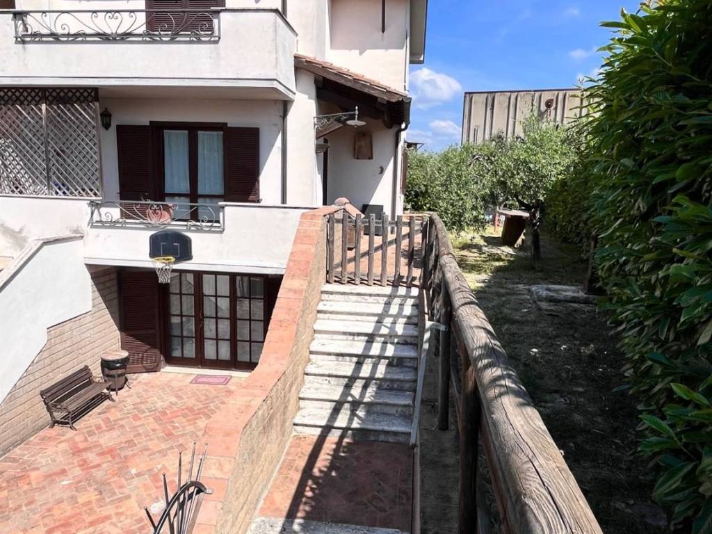 Villetta a schiera a Pitigliano in Via Giacomo Brodolini - Foto 5
