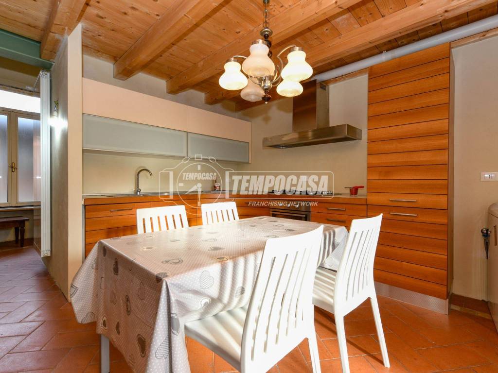 Appartamento a Salò in Via Federico Odorici, Trobiolo 11 - Foto 1