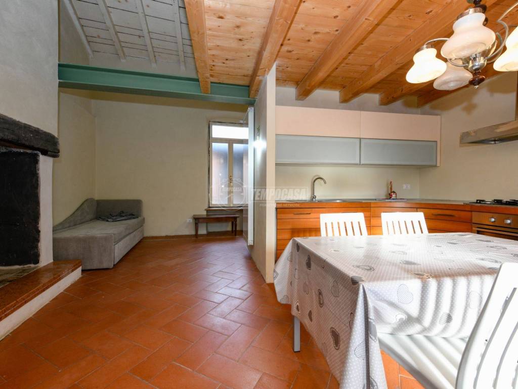 Appartamento a Salò in Via Federico Odorici, 13 - Foto 2