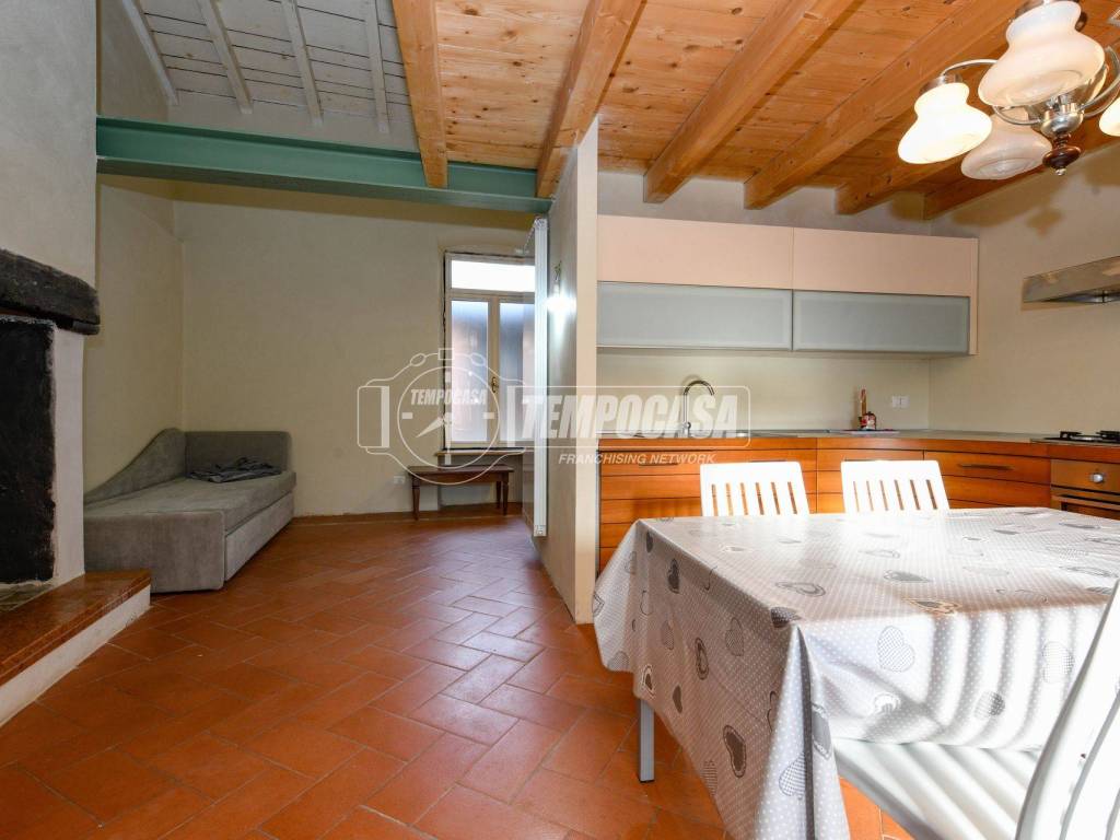 Appartamento a Salò in Via Federico Odorici, Trobiolo 11 - Foto 2