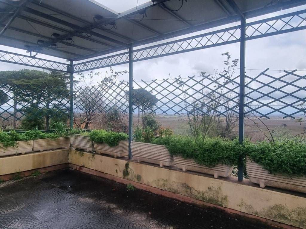 Villa a Sutri in Via delle Ginestre, 31 - Foto 2