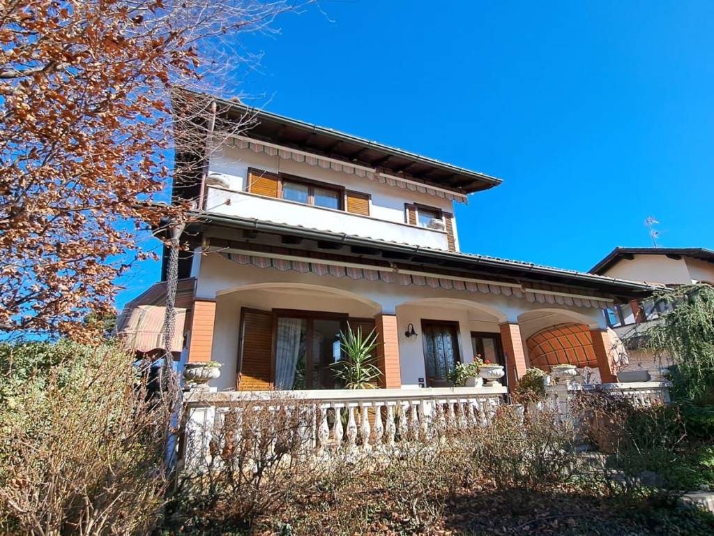 Villa a Cavaria con premezzo in Via Giacomo Puccini - Foto 4