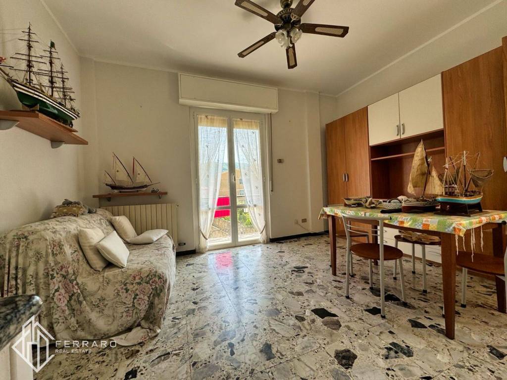 Appartamento a Spotorno in Via Giacomo Puccini - Foto 2