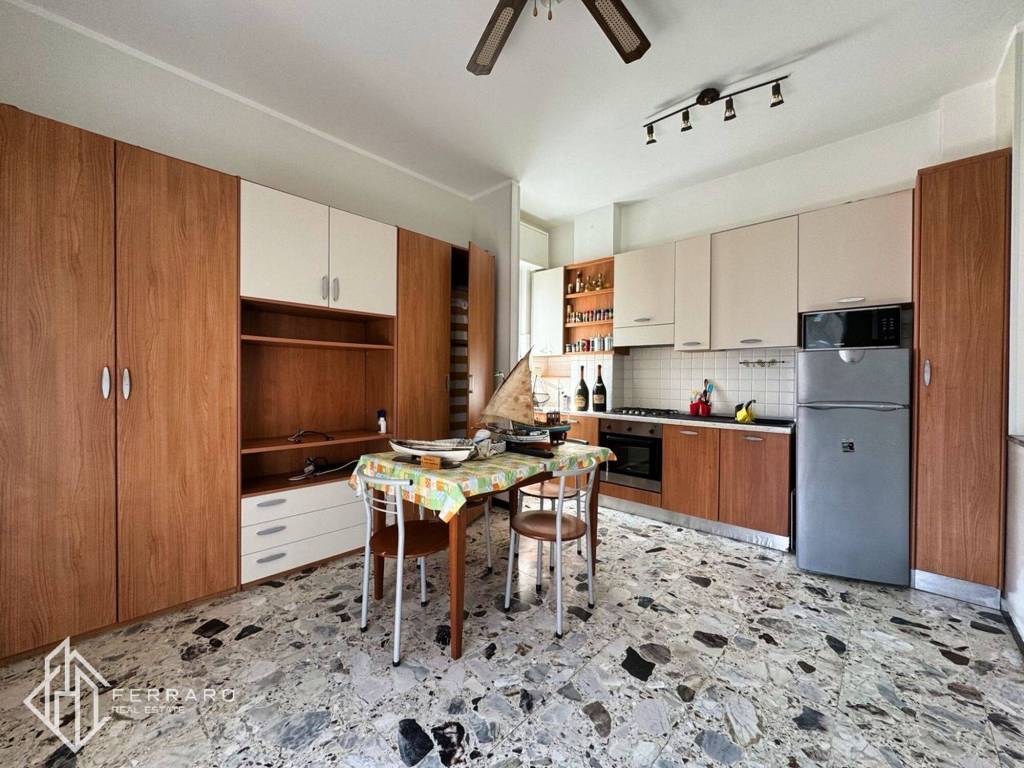 Appartamento a Spotorno in Via Giacomo Puccini - Foto 3