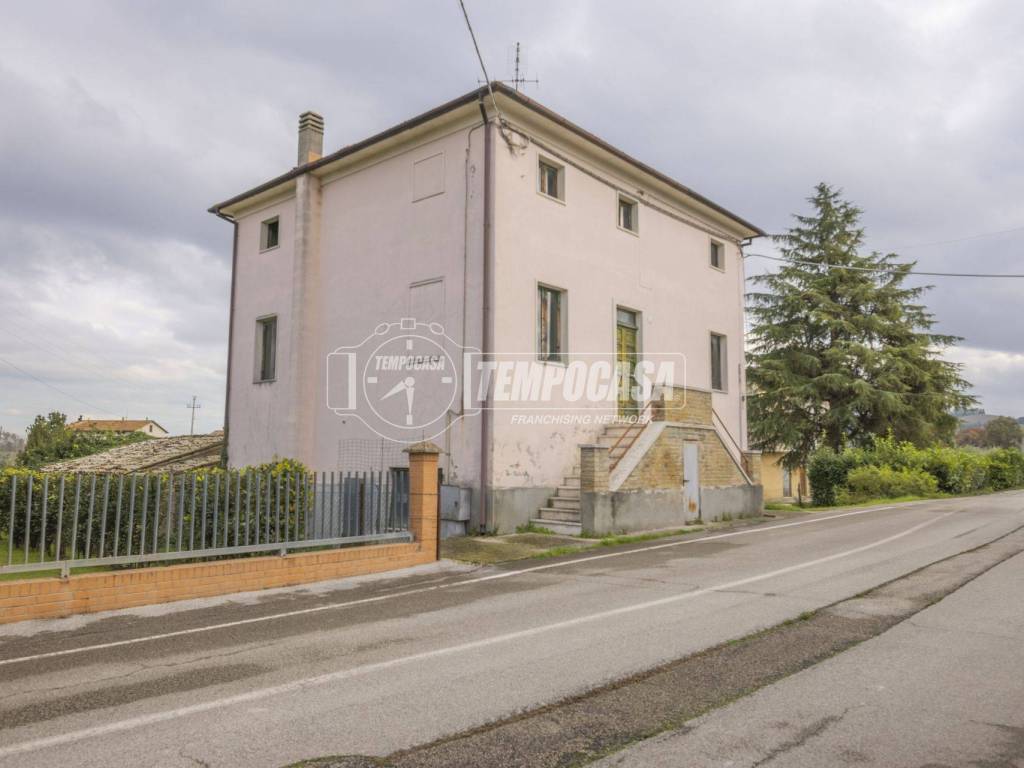 Rustico / casale a Montelupone in Contrada San Firmano 17 - Foto 2