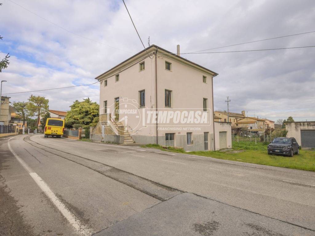 Rustico / casale a Montelupone in Contrada San Firmano 17 - Foto 3