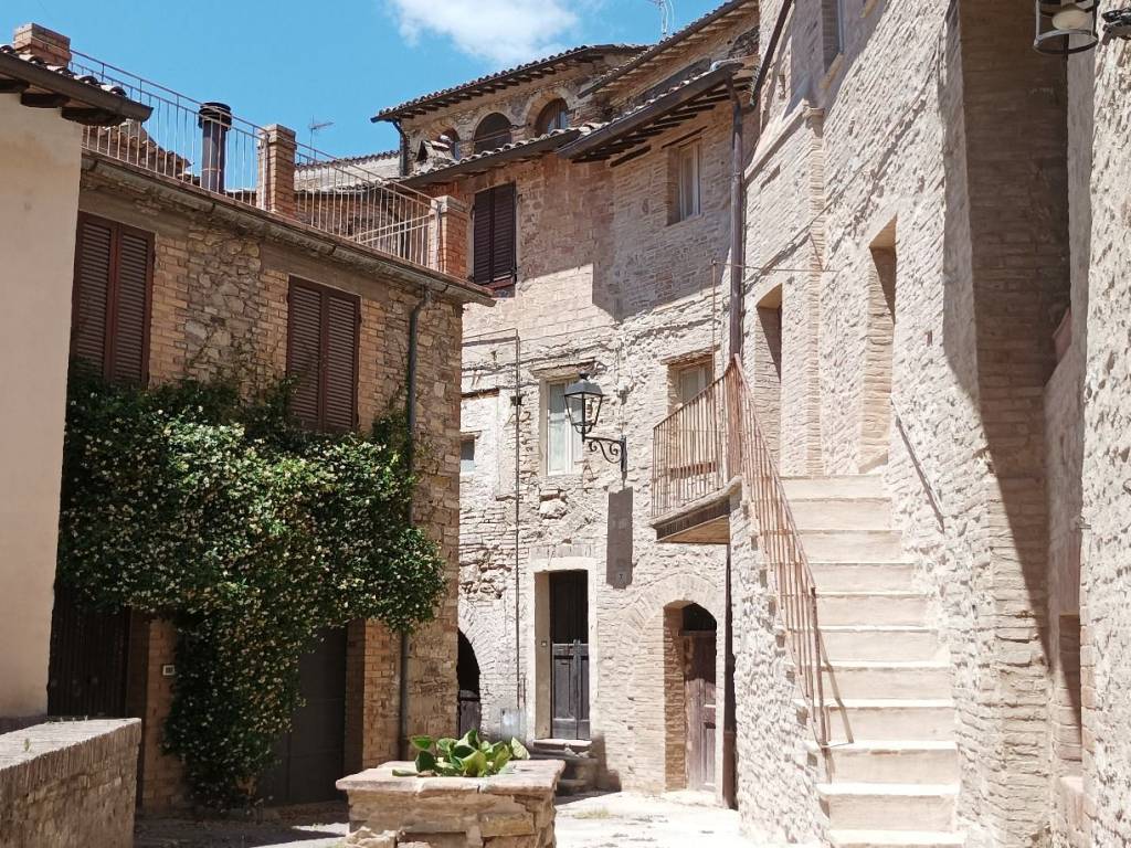 Casa indipendente a Bevagna in Via Fabio Alberti, 8 - Foto 3