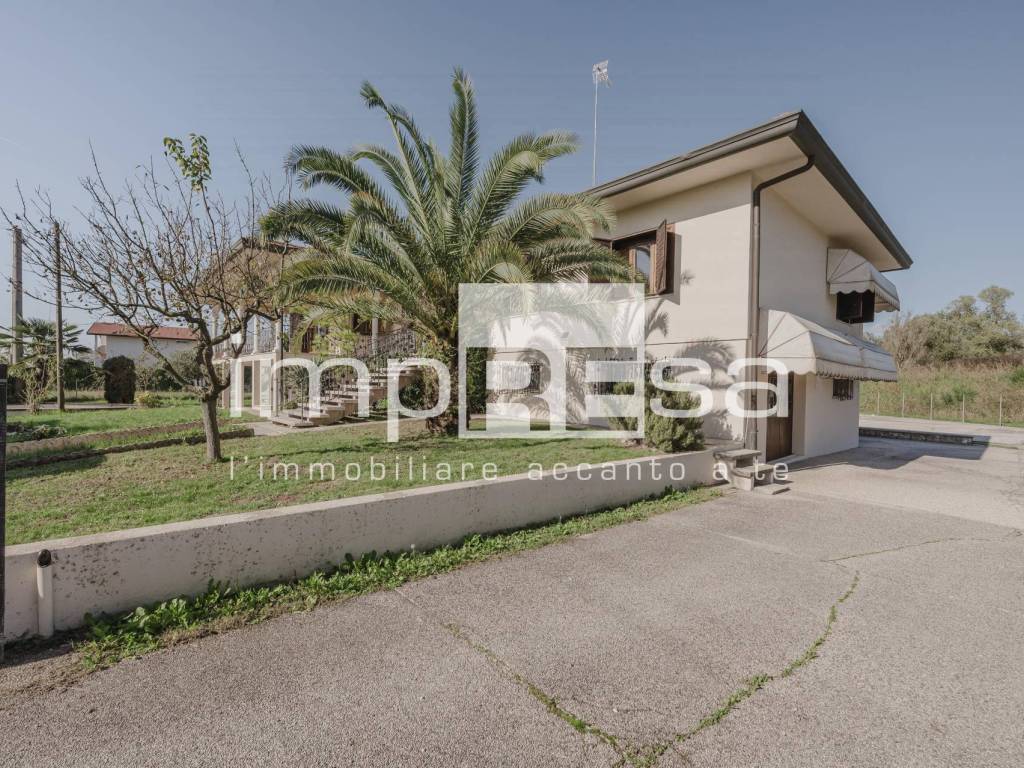 Villa a Pasiano di pordenone in Via Madonna Del Rosario, 11 - Foto 3