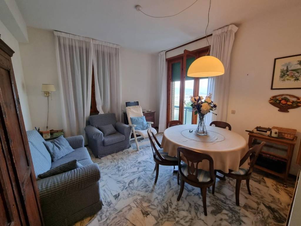 Appartamento a Ameglia in Via Cristoforo Colombo, , 67 - Foto 2
