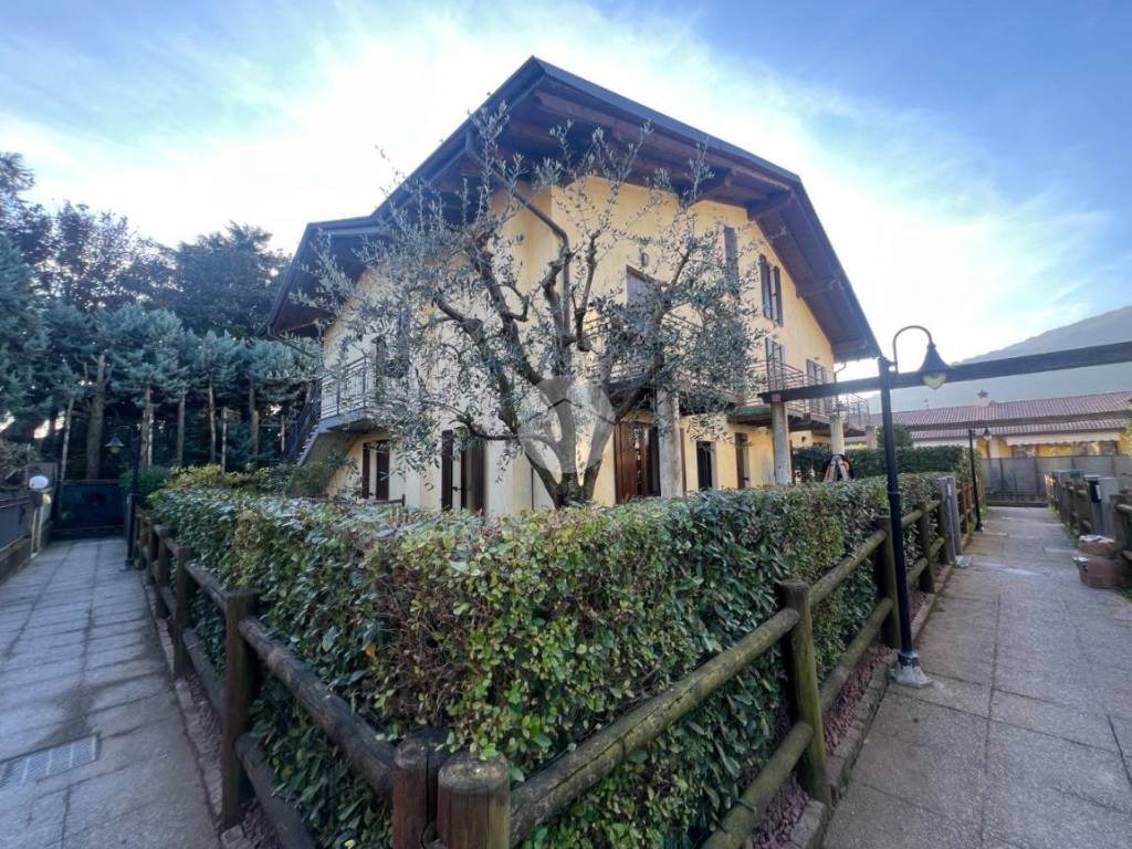 Appartamento a Corte franca in Via generale dalla chiesa, 45 - Foto 2