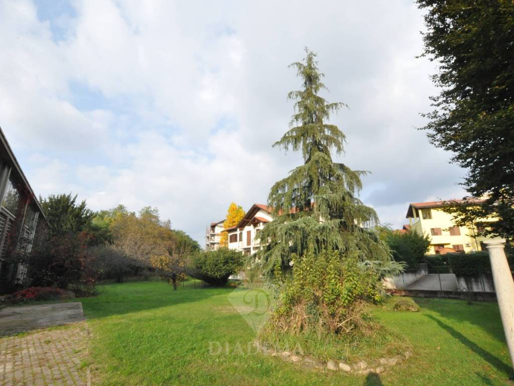 Terreno a Jerago con orago in Via Gioberti, 8 - Foto 2