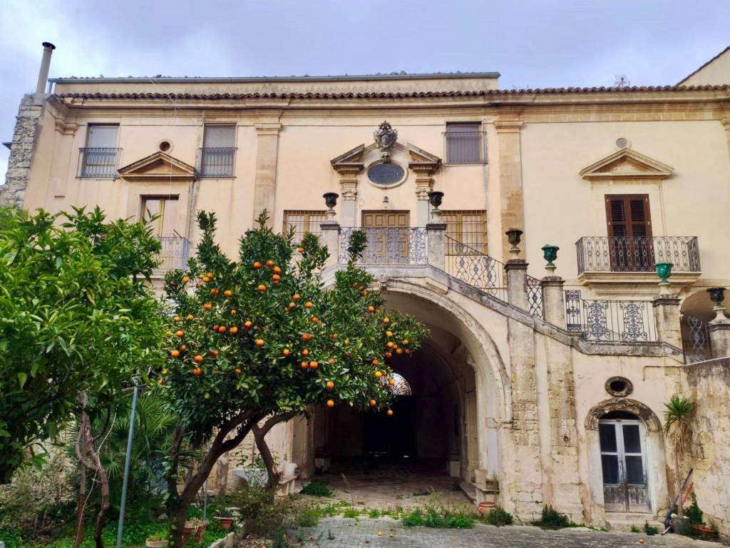 Palazzo / stabile a Ragusa in Corso Vittorio veneto, 328 - Foto 3