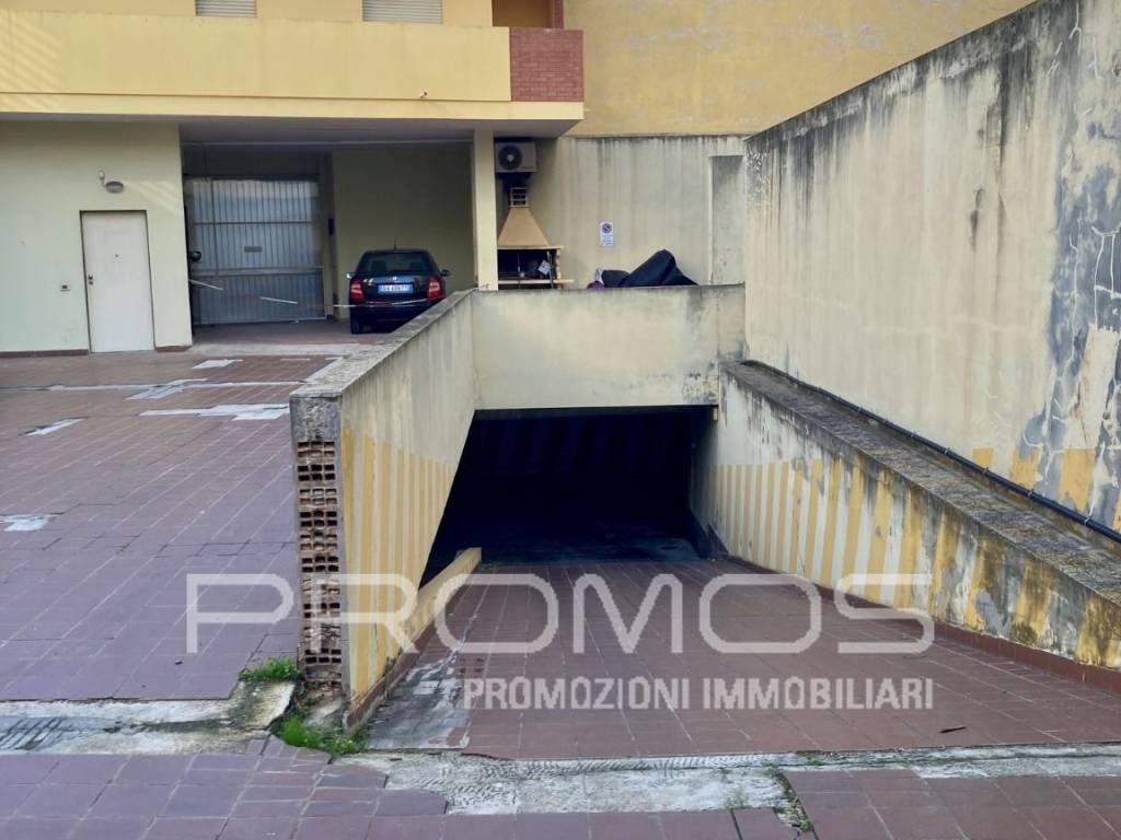 Box / garage a Cagliari in Via Dante Alighieri - Foto 2