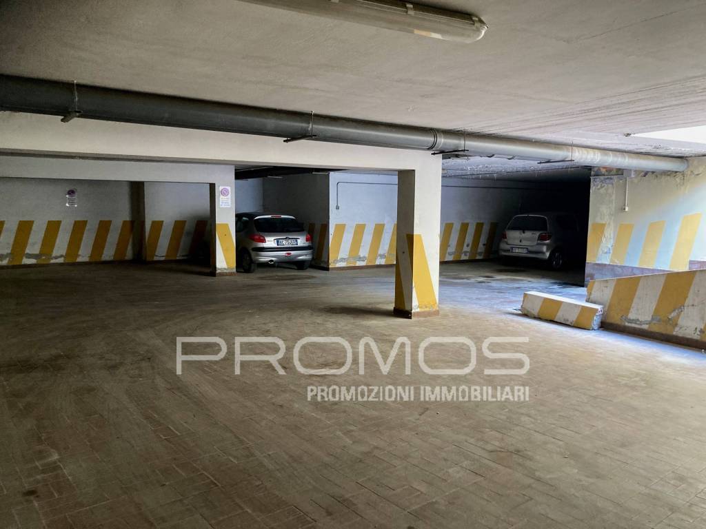 Box / garage a Cagliari in Via Dante Alighieri - Foto 4