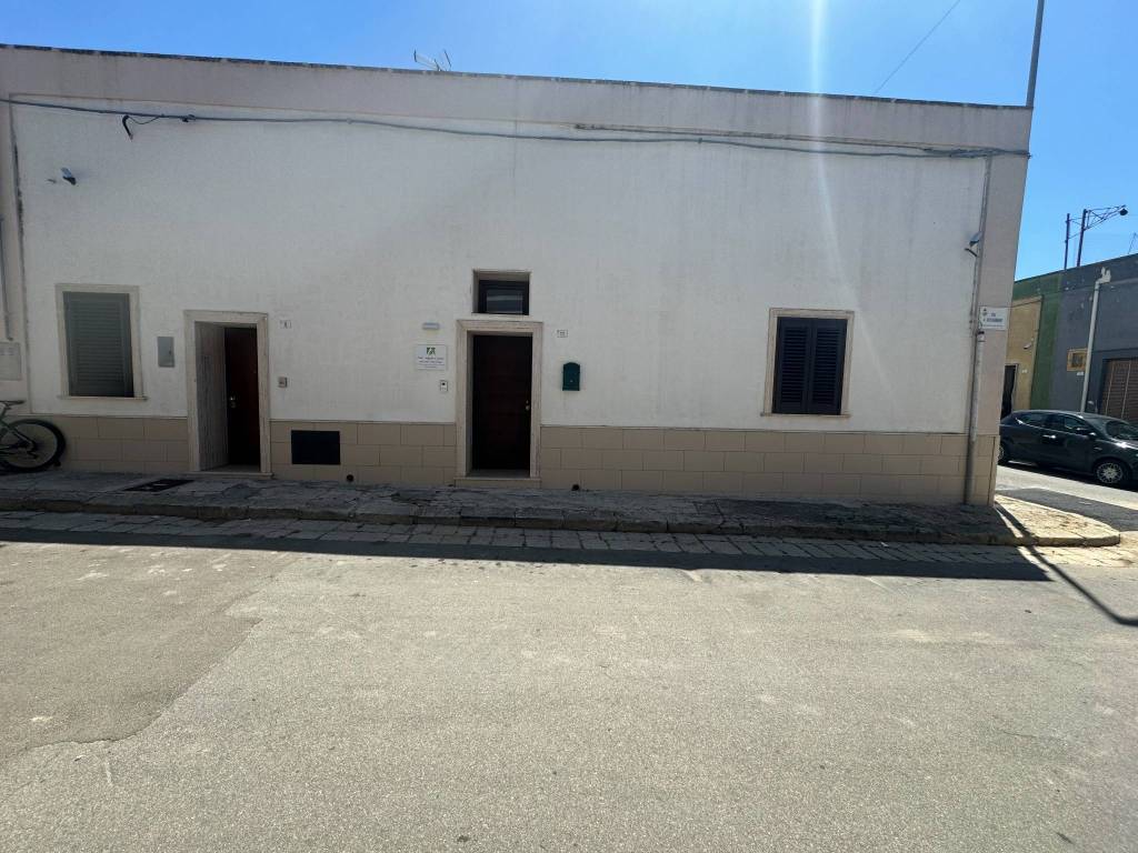 Appartamento a San donaci in Via 4 Novembre - Foto 2