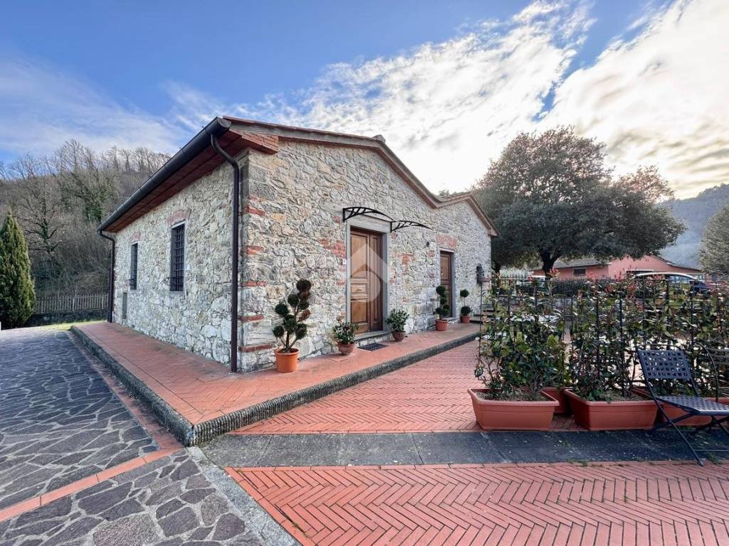 Casa indipendente a Quarrata in Via Leonardo da Vinci, 124 - Foto 2