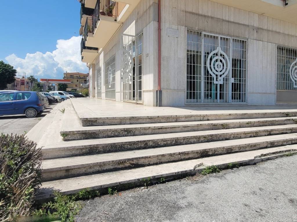 Immobile a Monsampolo del tronto in piazza Binni - Foto 2
