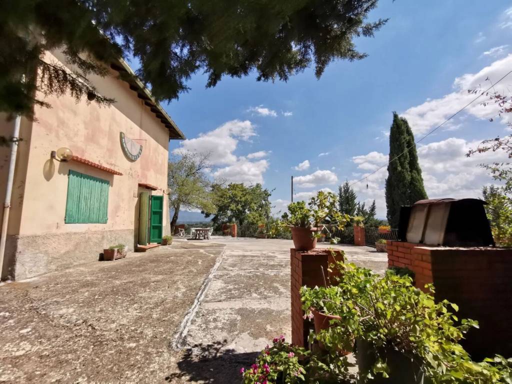 Rustico / casale a Montevarchi in Quartiere Stadio-Piazza Della Repubblica - Foto 3