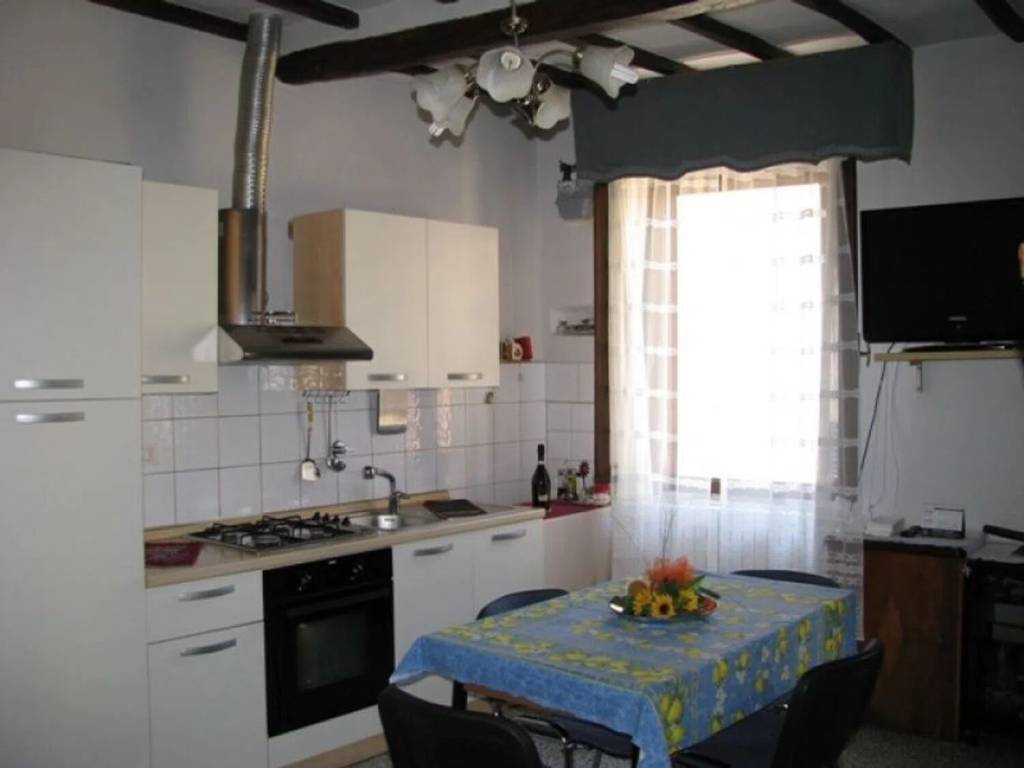 Appartamento a Montevarchi in Quartiere Centro - Foto 2