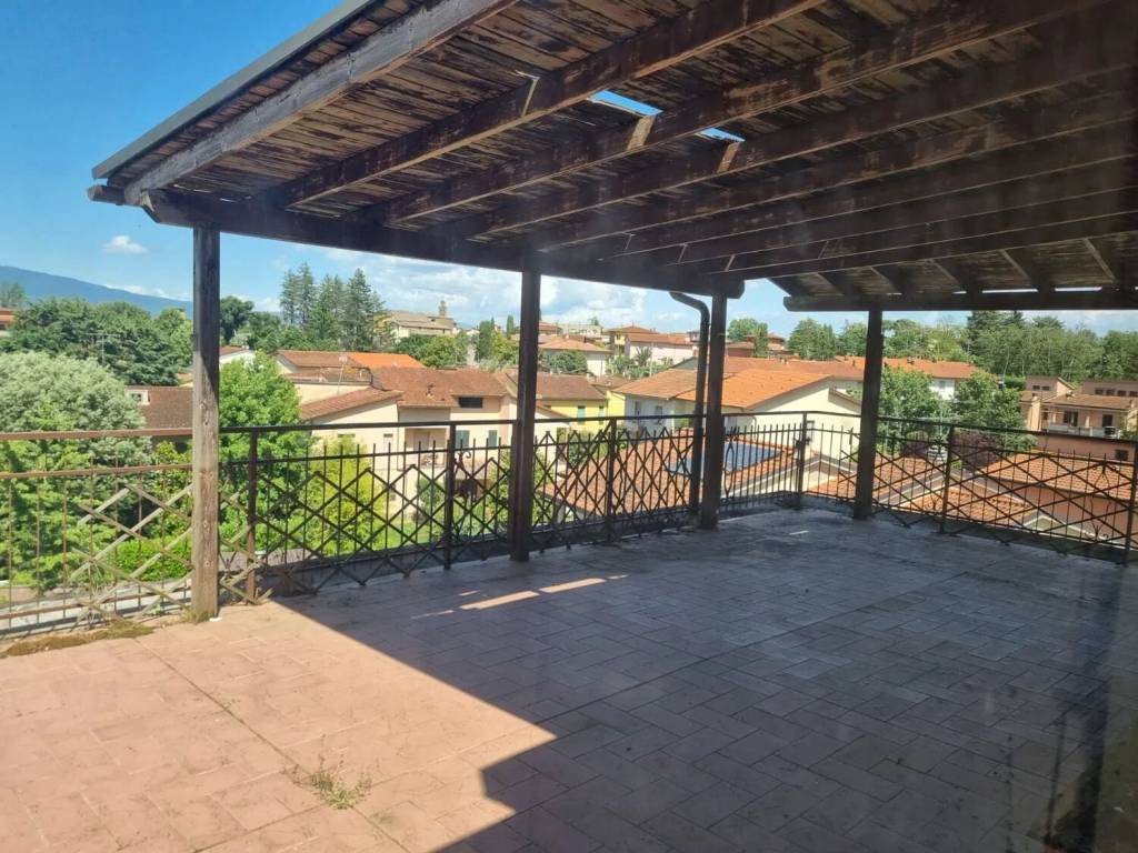 Appartamento a Bucine in Via di Campo Romano, 10 - Foto 4