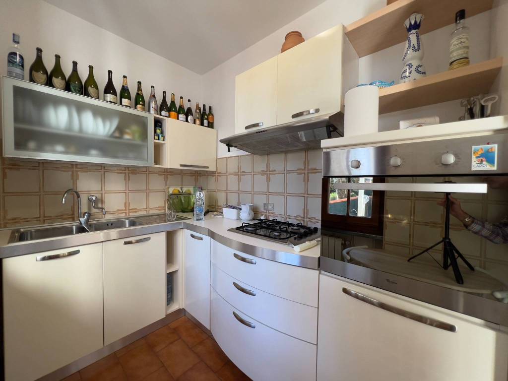 Appartamento a Pietrasanta in Via Vincenzo Bellini, 6 - Foto 4