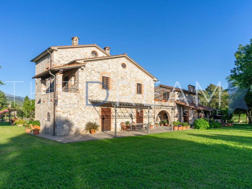 Villa a Pietrasanta in Via Tonfano - Foto 2