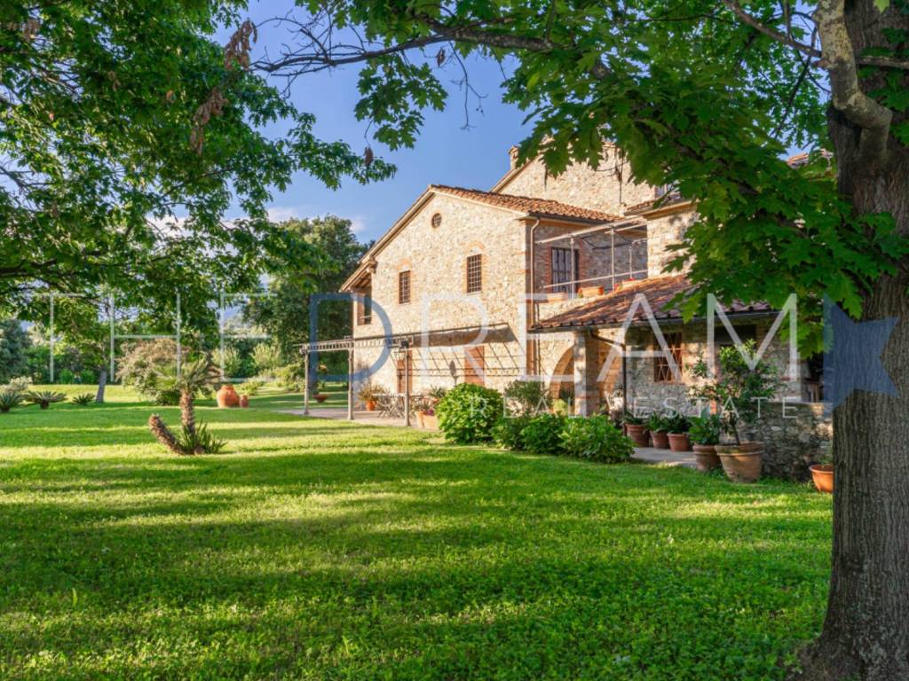 Villa a Pietrasanta in Via Tonfano - Foto 5