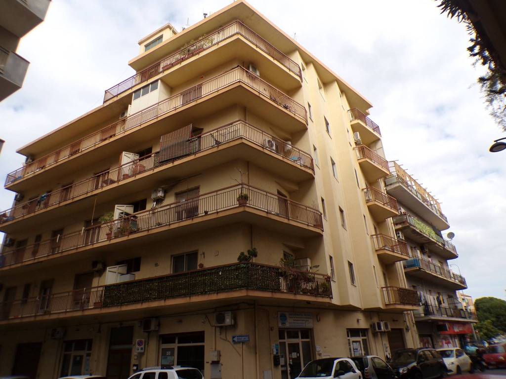 Appartamento a Reggio calabria in Via Gaetano Sardiello, 45 - Foto 2