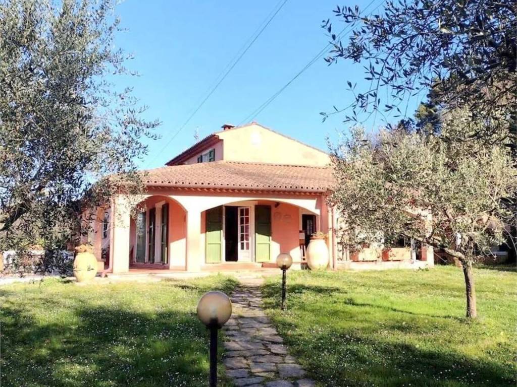 Villa a Sarzana in Via Morano S.N.C. - Foto 3