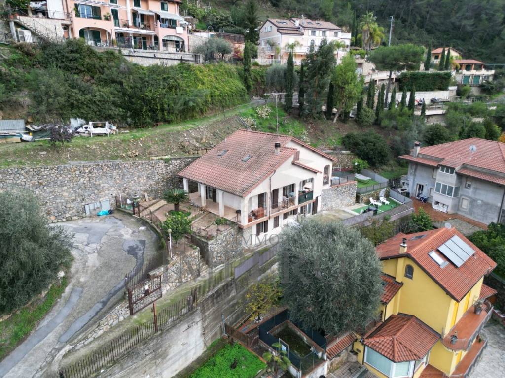Villa a Ventimiglia in Via G. Calsamiglia, 3 - Foto 2