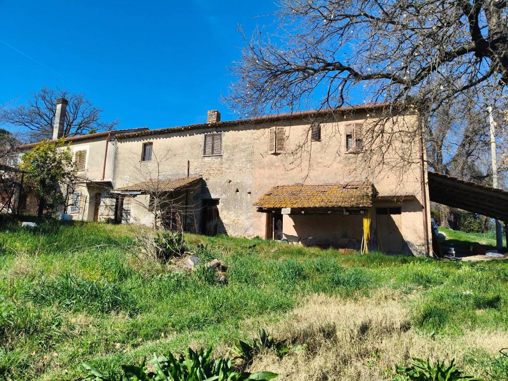 Rustico / casale a Montopoli di sabina in Via Fontevecchia - Foto 2