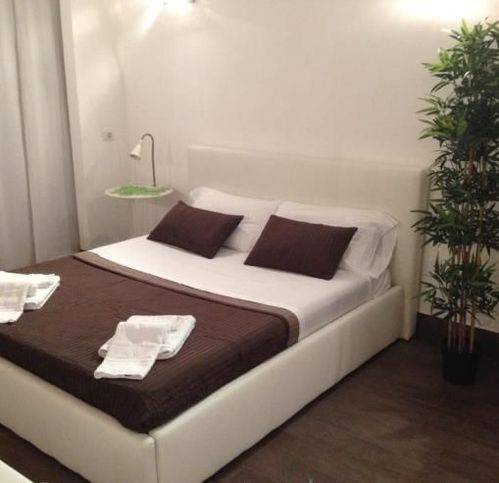 Villa a Siracusa in Via Emmanuele De Benedictis 37 - Foto 2