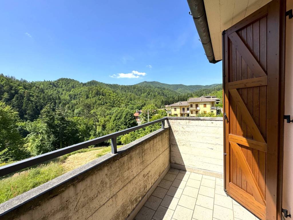 Villa a Vernio in Via dell'Appennino - Foto 2