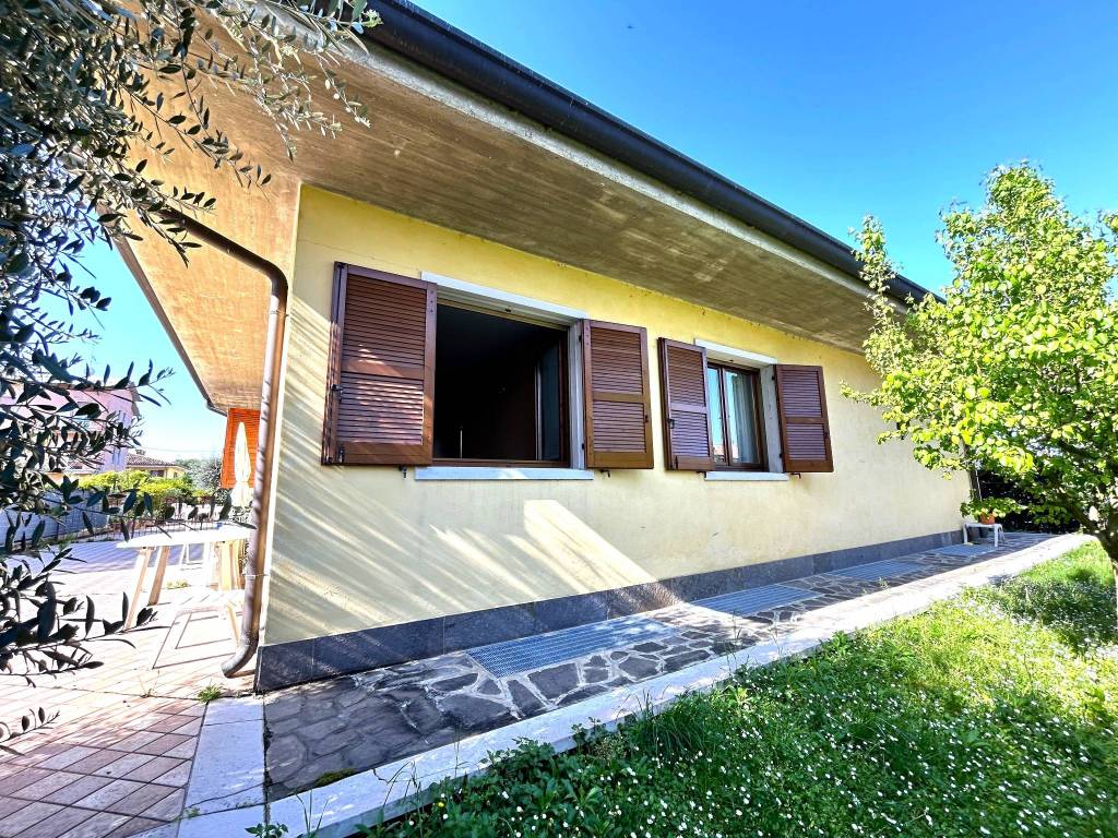 Villa a Peschiera del garda in Via Vittorio Alfieri - Foto 3