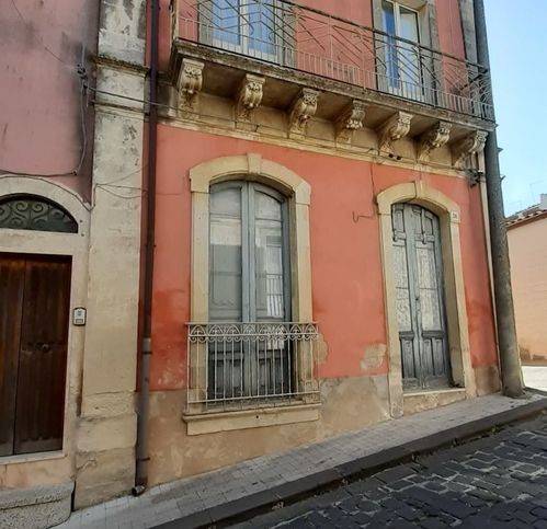 Villa a Palazzolo acreide in Via Nicolo Zocco 3434 - Foto 2