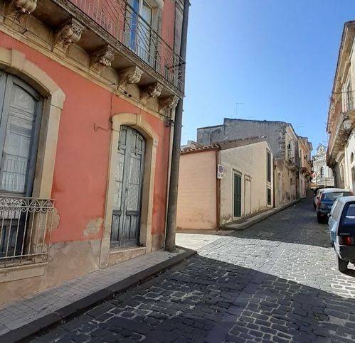 Villa a Palazzolo acreide in Via Nicolo Zocco 3434 - Foto 5
