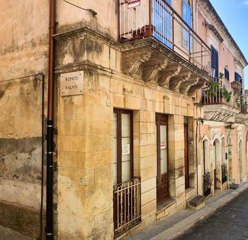 Villa a Palazzolo acreide in Via Maddalena 49 - Foto 3
