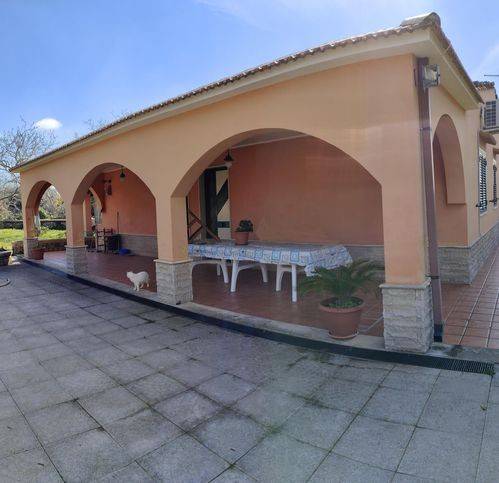 Rustico / casale a Palazzolo acreide in Strada Statale 124 - Foto 2