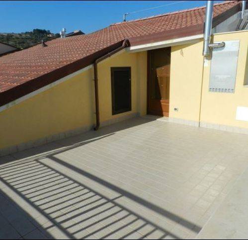 Appartamento a Canicattini bagni in Via Vittorio Emanuele Iii 581 - Foto 2