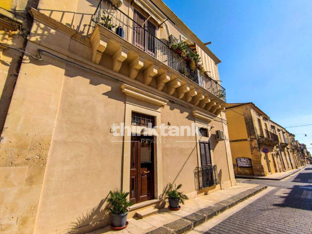 Palazzo / stabile a Noto in Via garibaldi - Foto 2