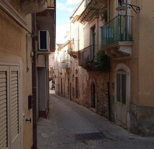 Villa a Palazzolo acreide in Via Tasso 9 - Foto 2
