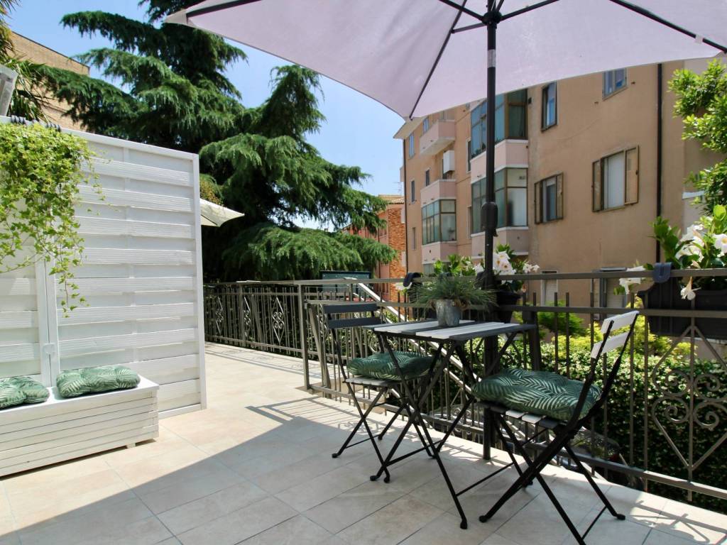 Casa indipendente a Loreto in Piazzale Crocifisso, 11 - Foto 2
