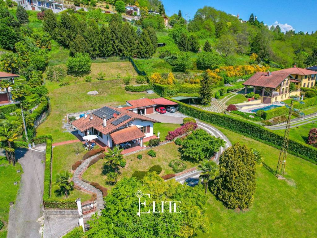 Villa a Arona in Via Verbano, 37 - Foto 2